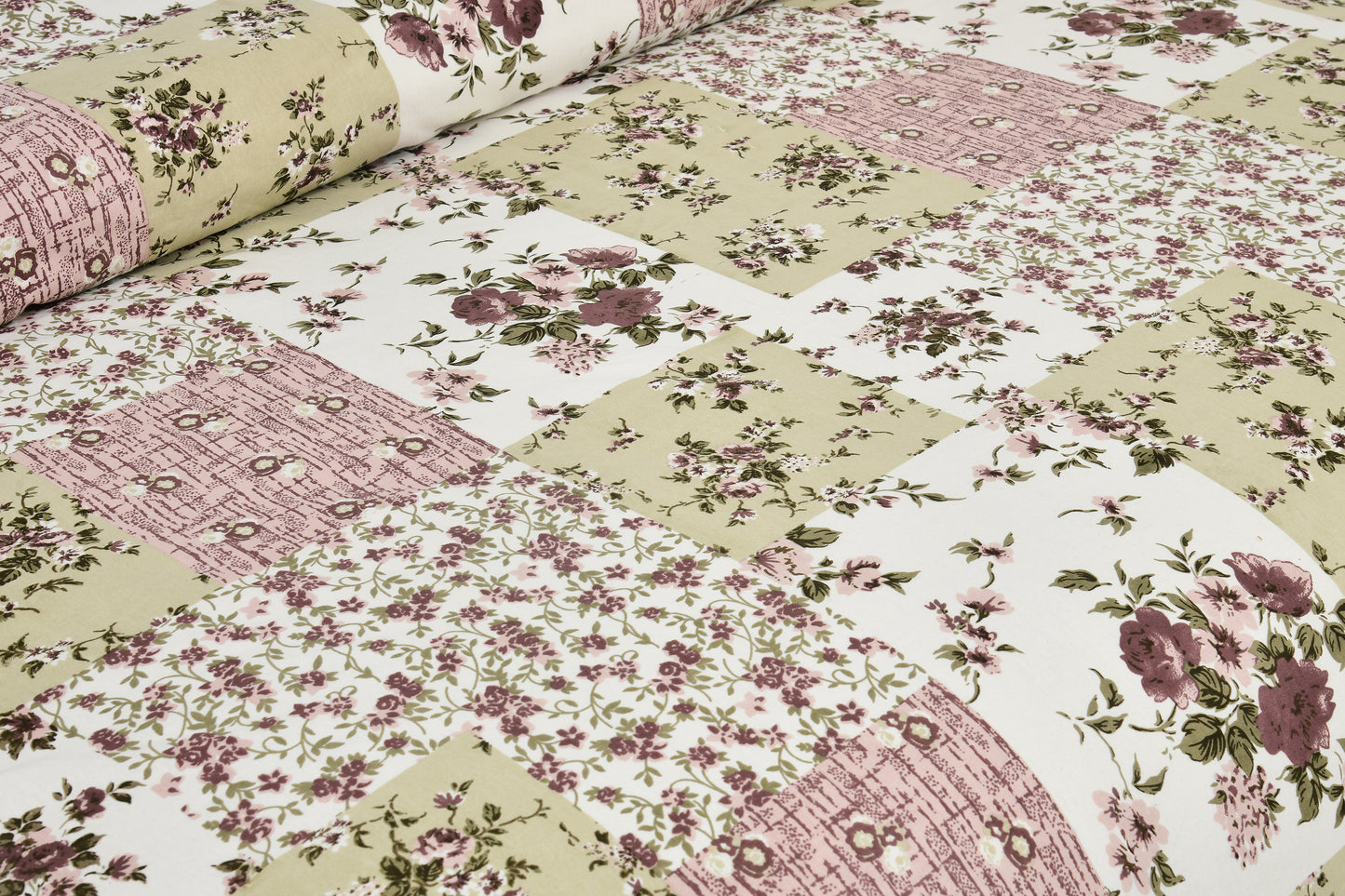 100/108 Aachal Viscose Mix Super King Size Double Bedsheet with 2 Pillow Covers, Elegant & Luxurious Feel - HLB28