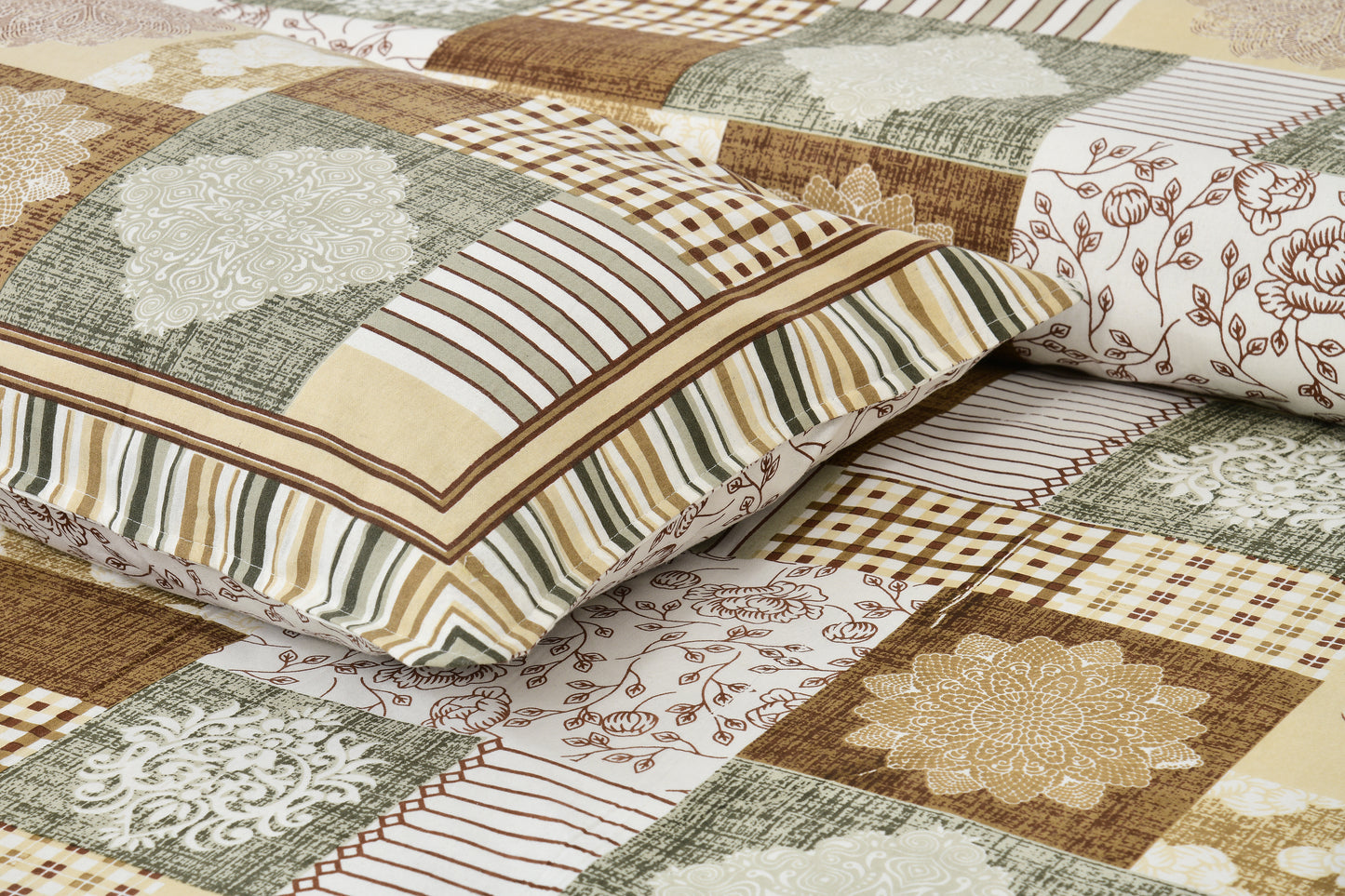 100/108 Aachal Viscose Mix Super King Size Double Bedsheet with 2 Pillow Covers, Elegant & Luxurious Feel - HLB28