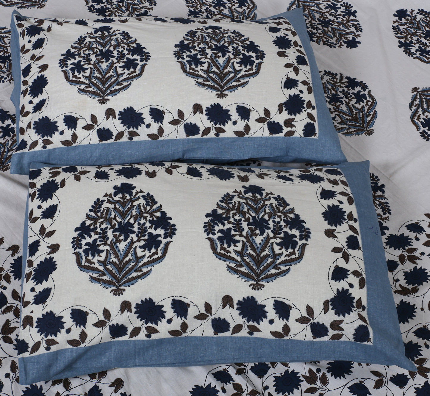 89'' ECO Viscose Mix Queen Size Double Bedsheet with 2 Pillow Covers, Breathable, Wrinkle-Free & Ultra-Soft Fabric - HLB01