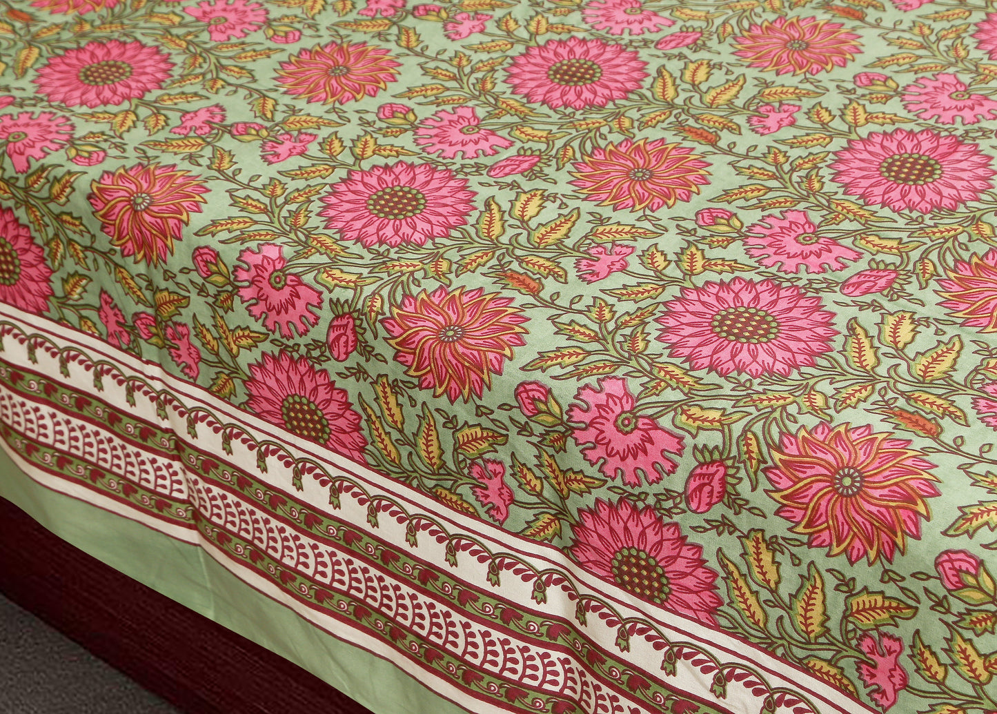108/108 Empire 100% Cotton Jumbo Size Double Bedsheet with 2 Pillow Covers, Elegant Look & Cozy Feel - HLB68