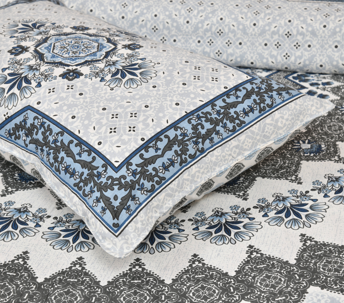 100/108 Kaleen Viscose Mix Super King Size Double Bedsheet with 2 Pillow Covers, Smooth Texture & Elegant Look - HLB33