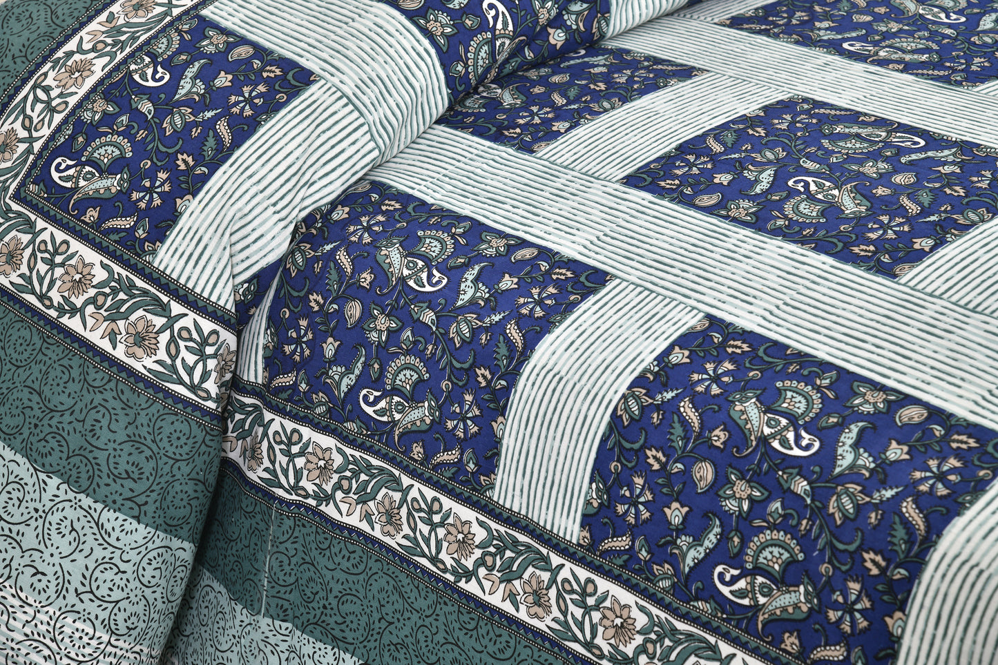 95/108 Mira Viscose Mix Large King Size Double Bedsheet with 2 Pillow Covers, Soft & Wrinkle-Resistant Fabric - HLB13