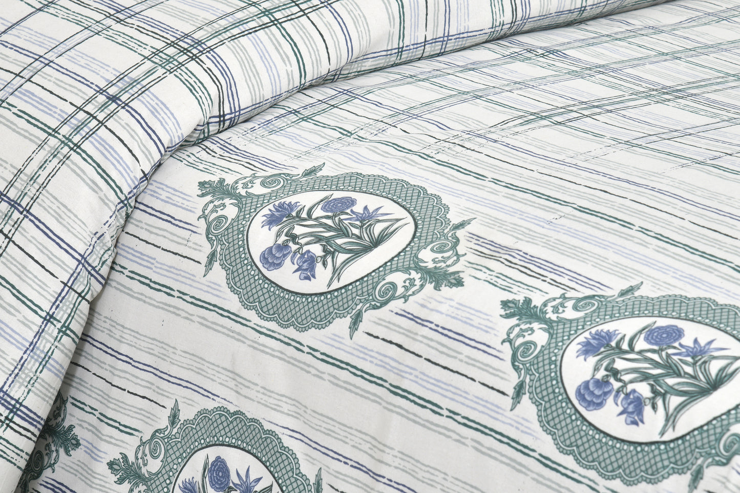 95/108 Mira Viscose Mix Large King Size Double Bedsheet with 2 Pillow Covers, Soft & Wrinkle-Resistant Fabric - HLB13