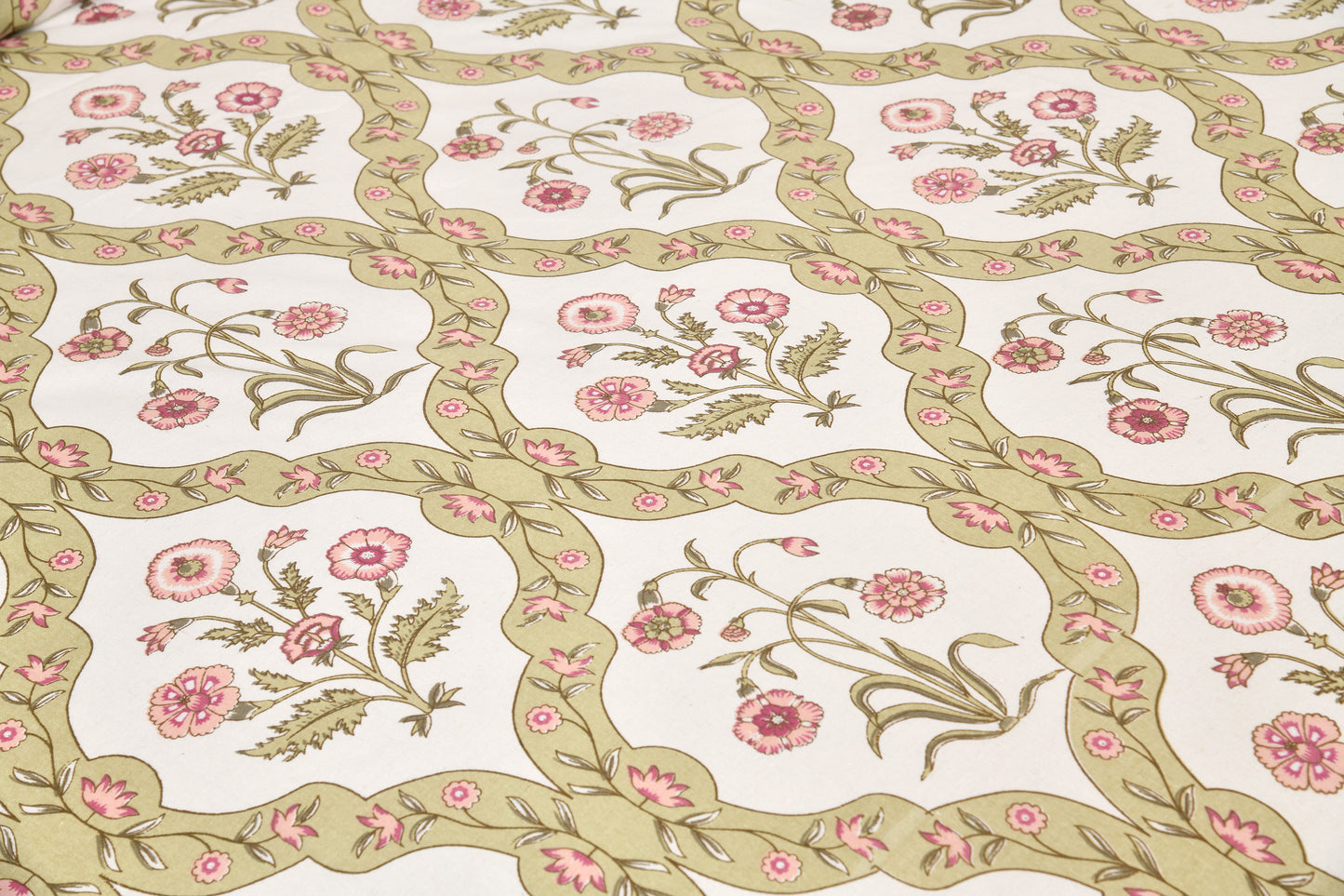 100/108 Pushpa Viscose Mix Super King Size Double Bedsheet with 2 Pillow Covers, Floral Design & Premium Comfort - HLB31