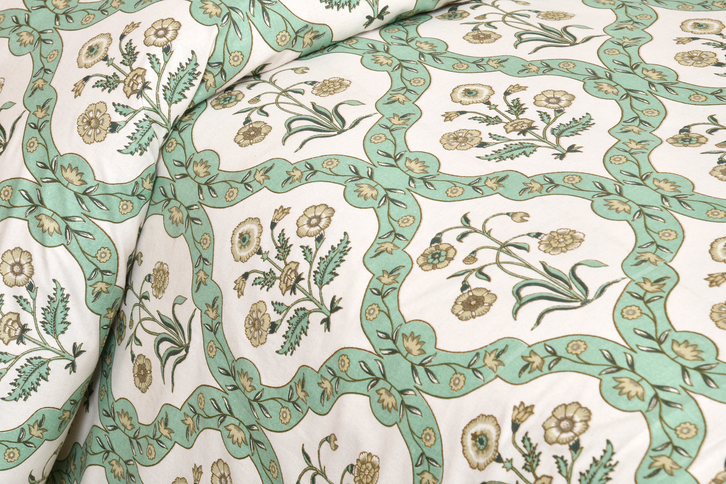 100/108 Pushpa Viscose Mix Super King Size Double Bedsheet with 2 Pillow Covers, Floral Design & Premium Comfort - HLB31