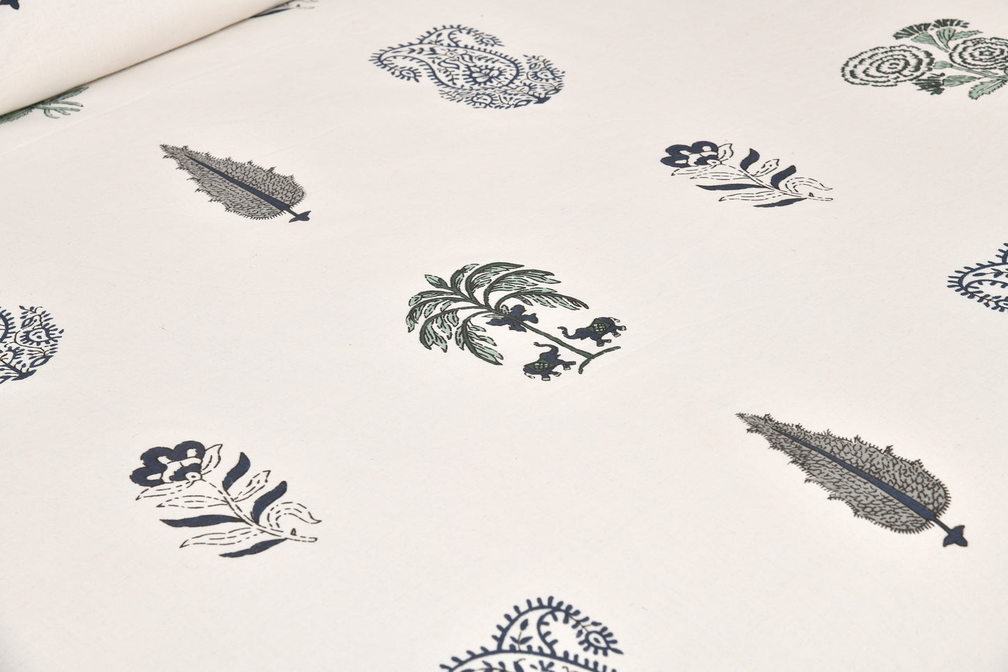 100/108 Pushpa Viscose Mix Super King Size Double Bedsheet with 2 Pillow Covers, Floral Design & Premium Comfort - HLB31