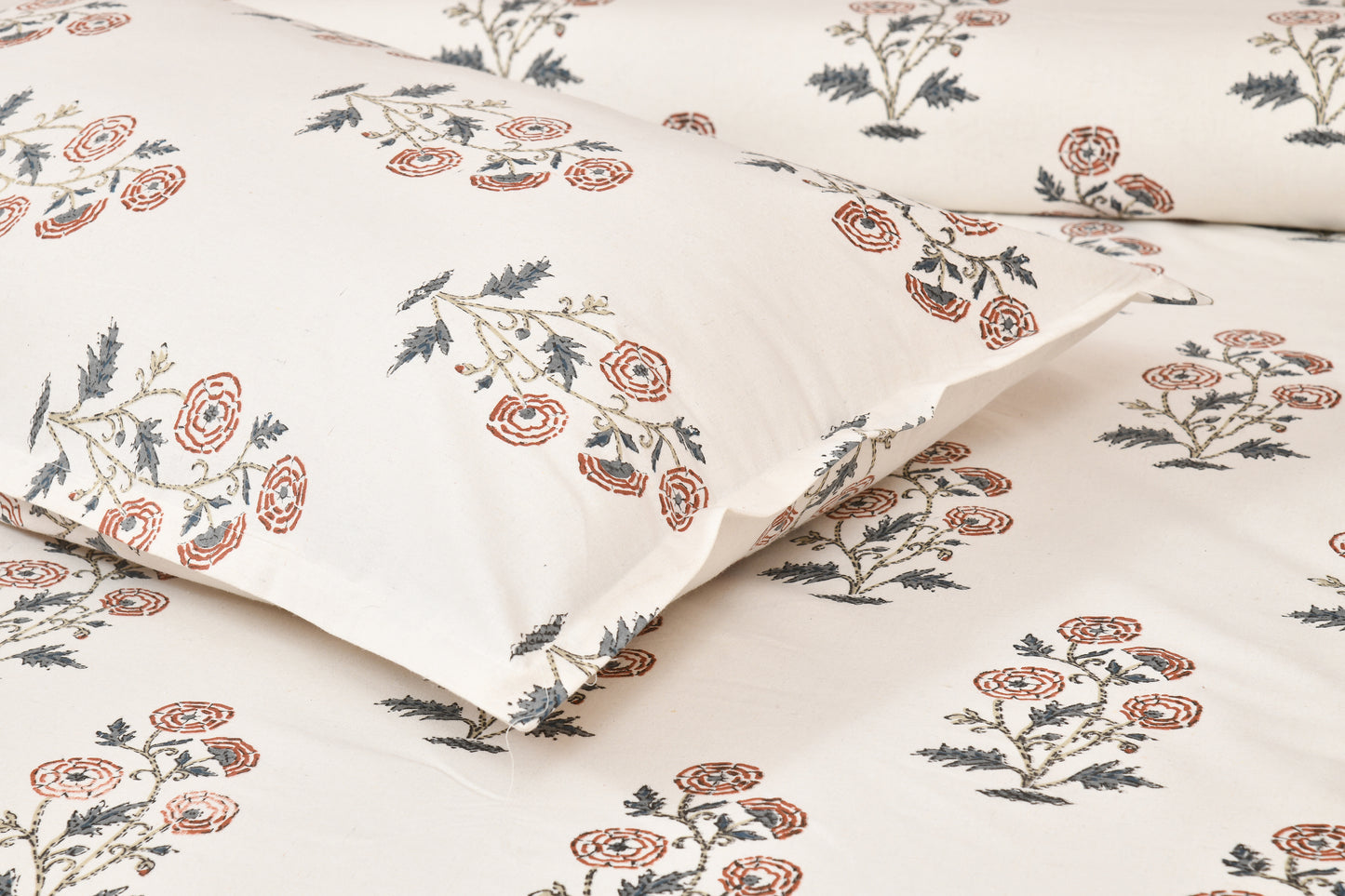 100/108 Pushpa Viscose Mix Super King Size Double Bedsheet with 2 Pillow Covers, Floral Design & Premium Comfort - HLB31
