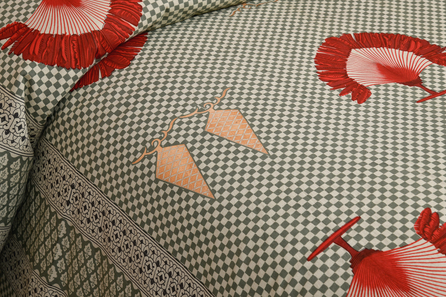 100/108 Rose Gold 100% Cotton Super King Size Double Bedsheet with 2 Pillow Covers, Luxurious Touch & Soft Finish - HLB50