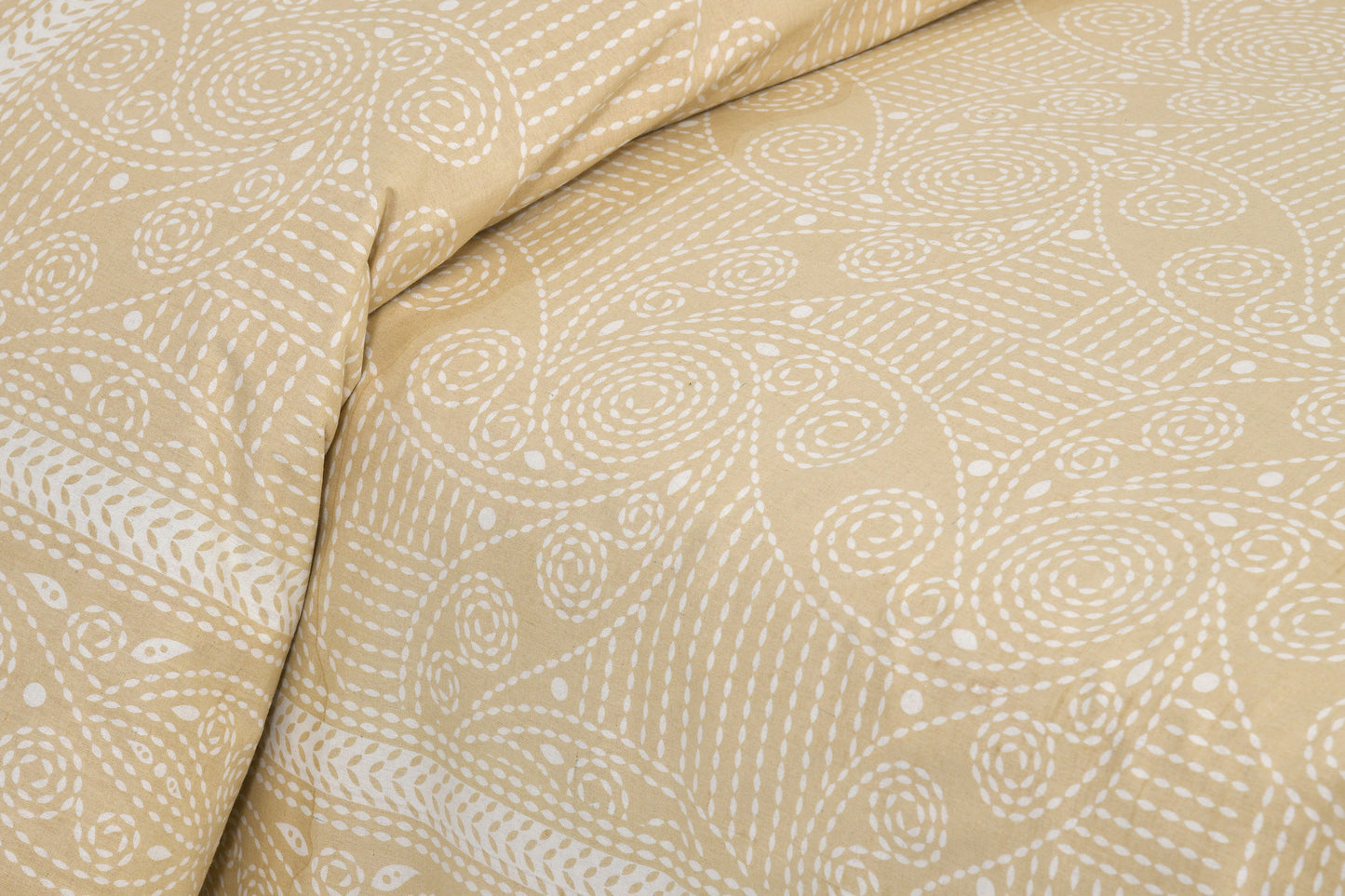 100/108 Sui Dhaga Viscose Mix Super King Size Double Bedsheet with 2 Pillow Covers, Smooth Texture & Long-Lasting Comfort - HLB25