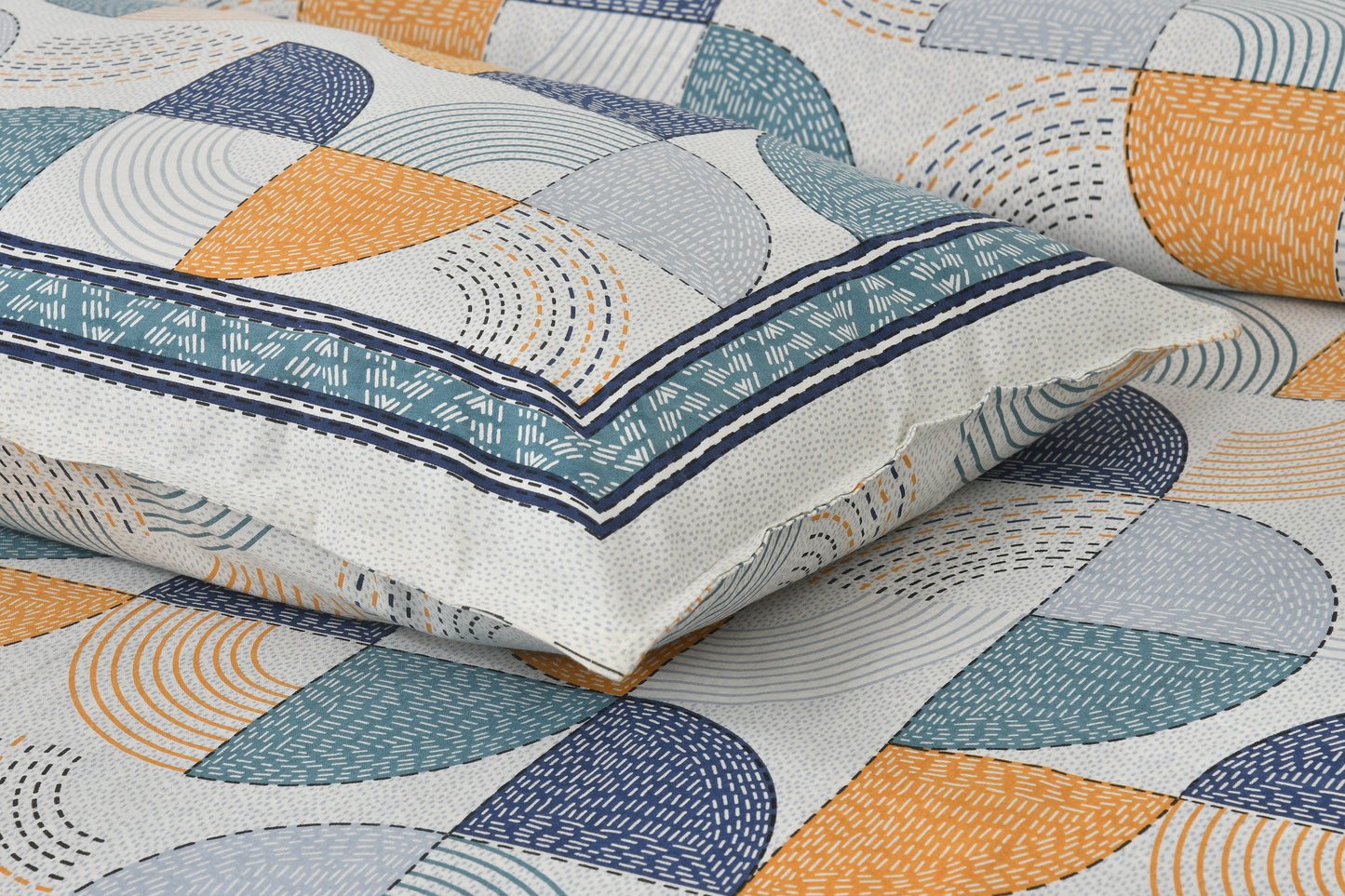 100/108 Sui Dhaga Viscose Mix Super King Size Double Bedsheet with 2 Pillow Covers, Smooth Texture & Long-Lasting Comfort - HLB25