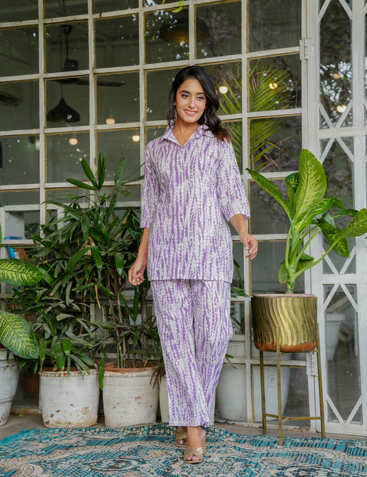 Lavender and white Sanganeri Printed Relaxed Fit V-slit Cotton Co-ord Set - HL133