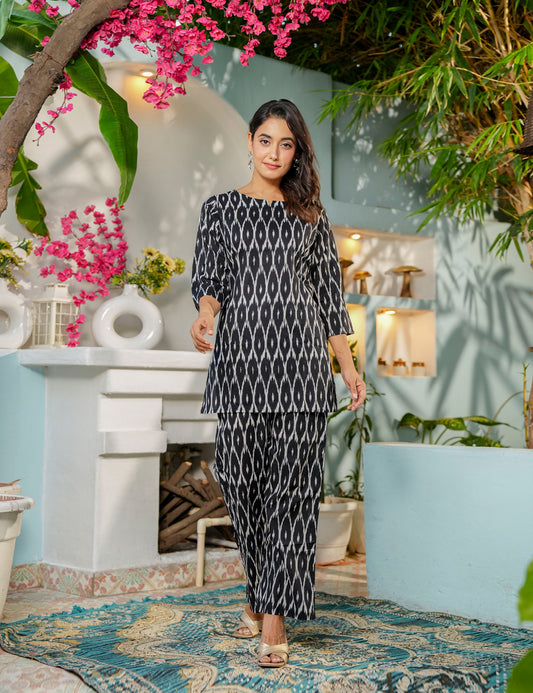 Black and white Ikat motif Sanganeri Printed Relaxed Fit Cotton Co-ord Set - HL142