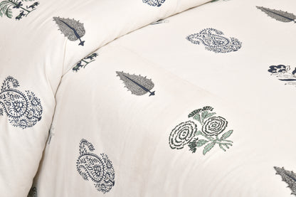 100/108 Pushpa Viscose Mix Super King Size Double Bedsheet with 2 Pillow Covers, Floral Design & Premium Comfort - HLB31