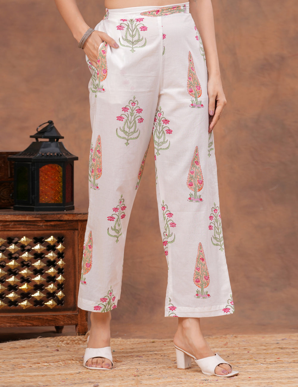 All-over floral print in shades of pink, peach Hand-Block Printed Cotton Kurta Set with Kota Doria Dupatta - HL151