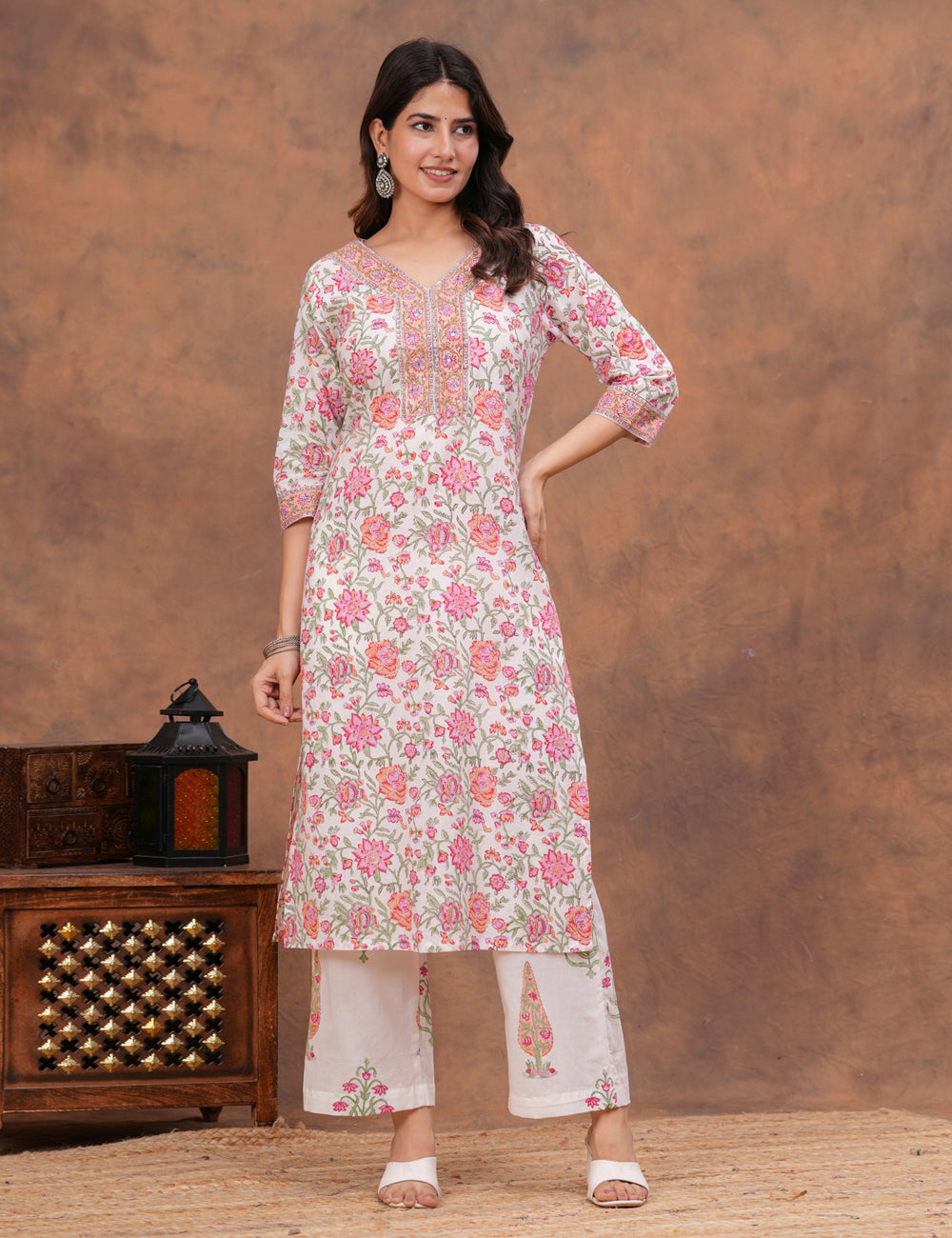 All-over floral print in shades of pink, peach Hand-Block Printed Cotton Kurta Set with Kota Doria Dupatta - HL151