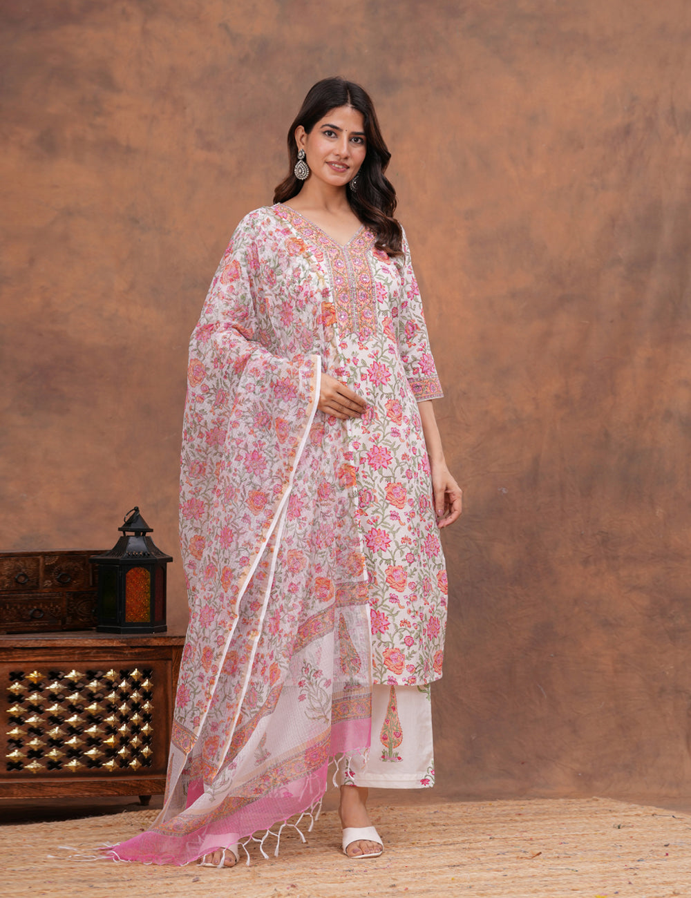 All-over floral print in shades of pink, peach Hand-Block Printed Cotton Kurta Set with Kota Doria Dupatta - HL151