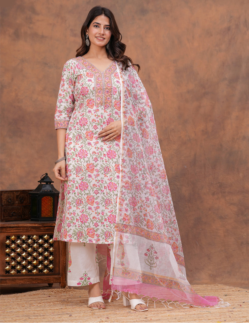 All-over floral print in shades of pink, peach Hand-Block Printed Cotton Kurta Set with Kota Doria Dupatta - HL151