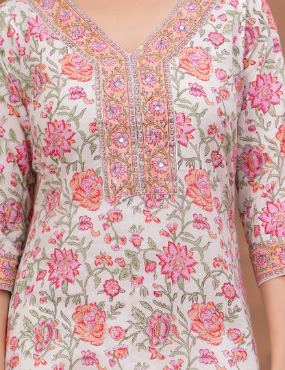 All-over floral print in shades of pink, peach Hand-Block Printed Cotton Kurta Set with Kota Doria Dupatta - HL151