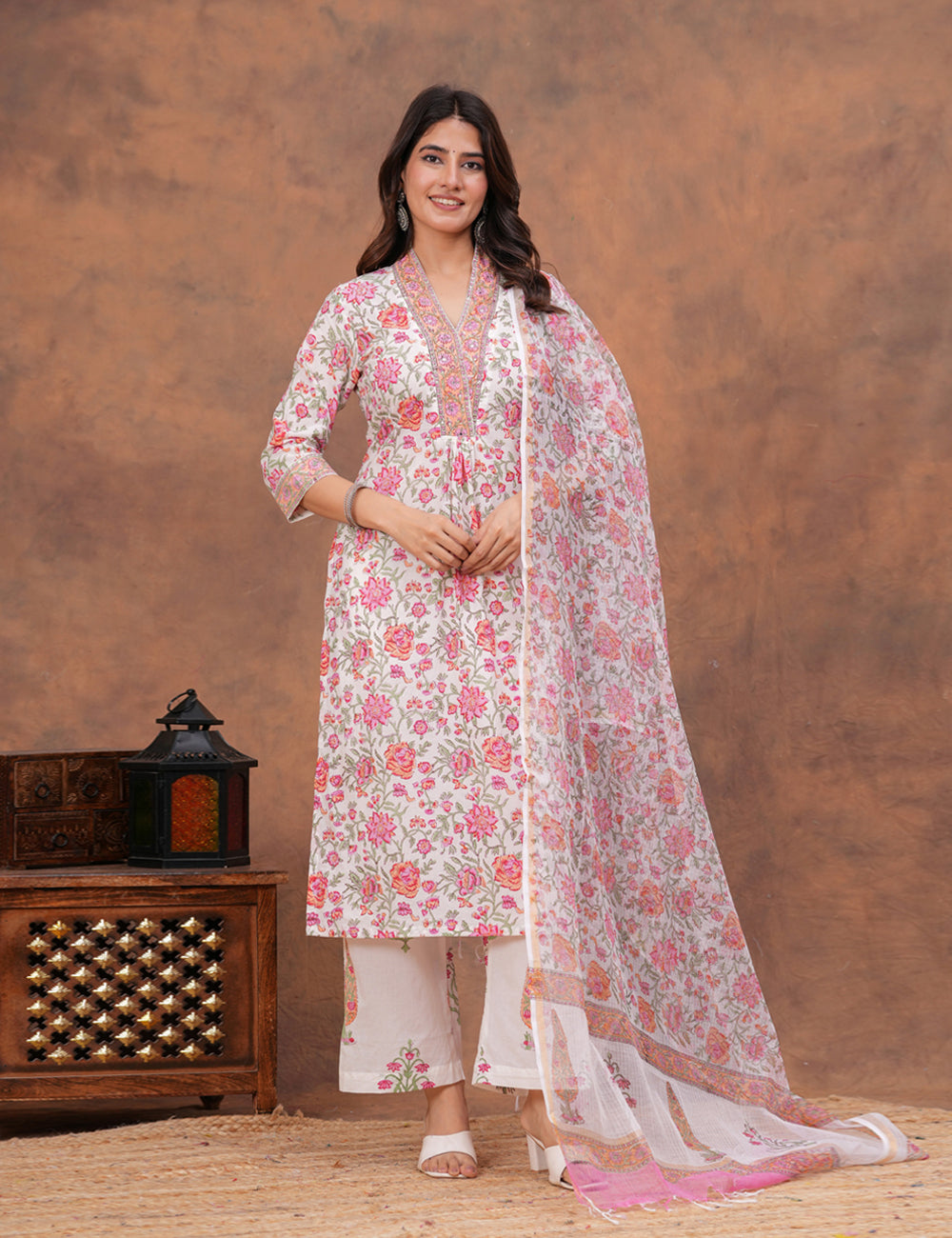 All-over floral print in shades of pink, peach Hand-Block Printed Cotton Kurta Set with Kota Doria Dupatta - HL152