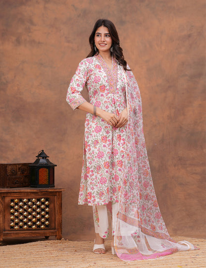 All-over floral print in shades of pink, peach Hand-Block Printed Cotton Kurta Set with Kota Doria Dupatta - HL152