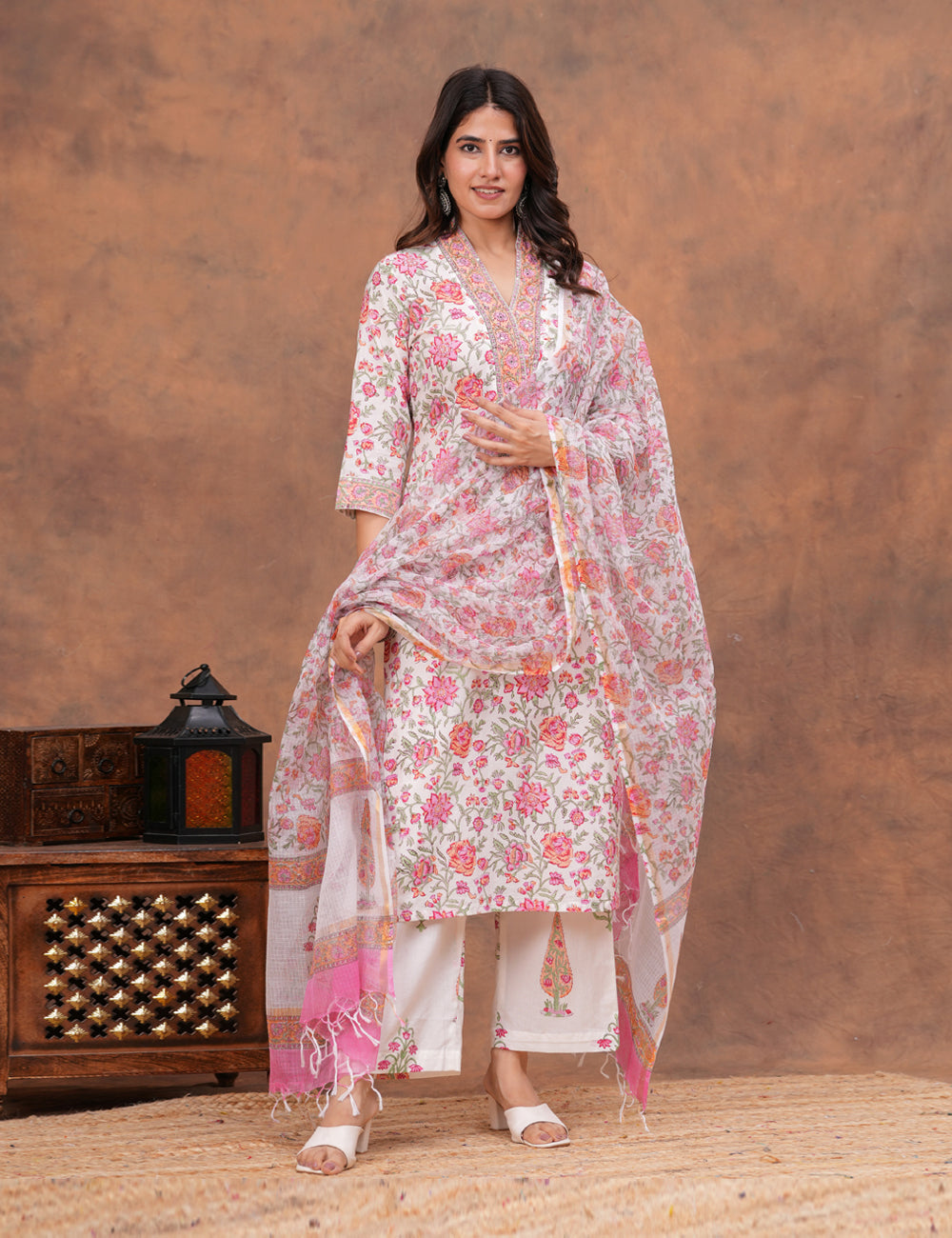 All-over floral print in shades of pink, peach Hand-Block Printed Cotton Kurta Set with Kota Doria Dupatta - HL152