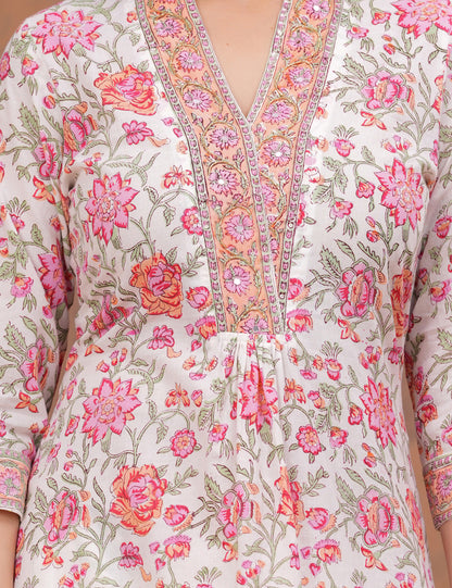 All-over floral print in shades of pink, peach Hand-Block Printed Cotton Kurta Set with Kota Doria Dupatta - HL152