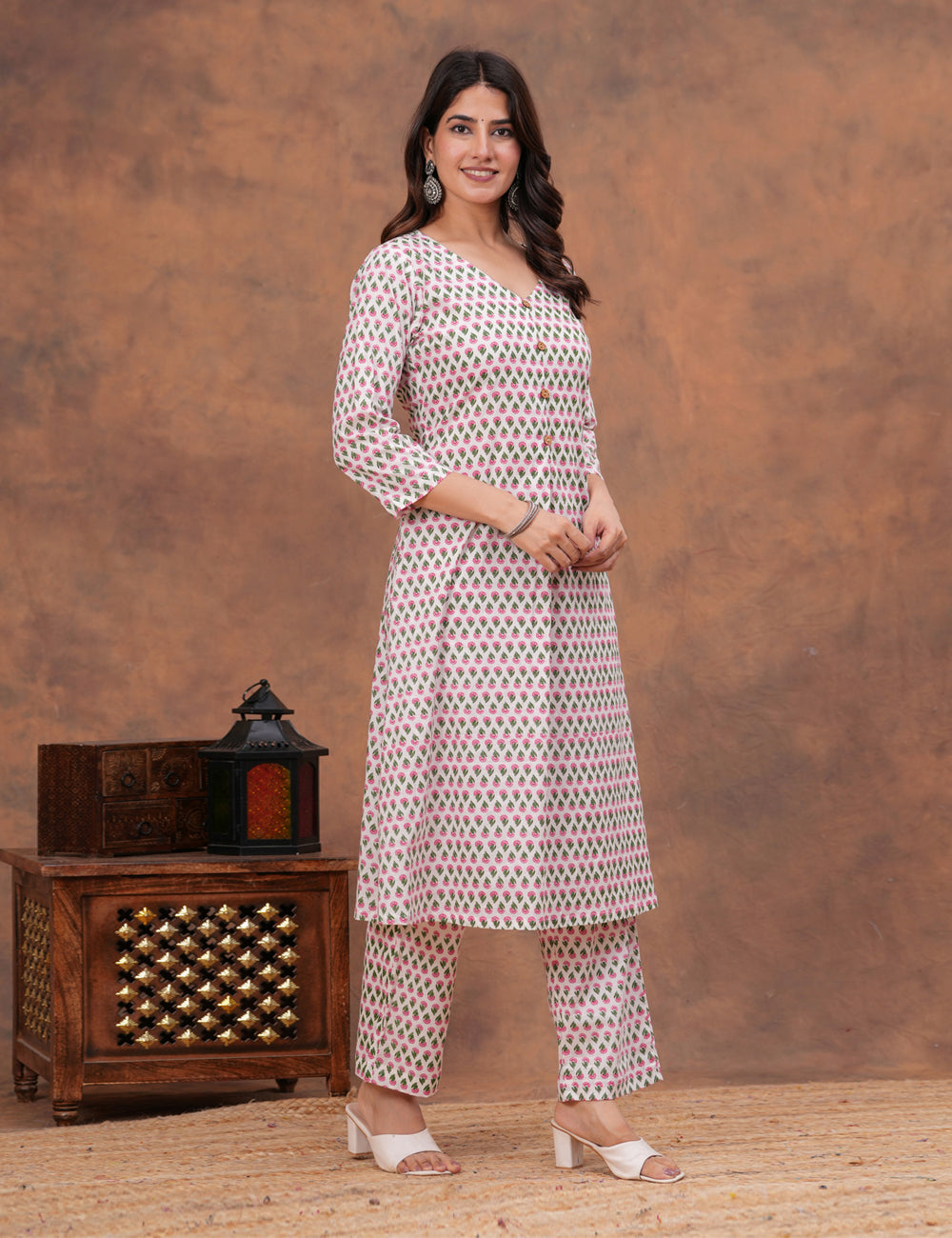 Floral buta motifs Hand-Block Printed A-Line Kurta Set - HL157