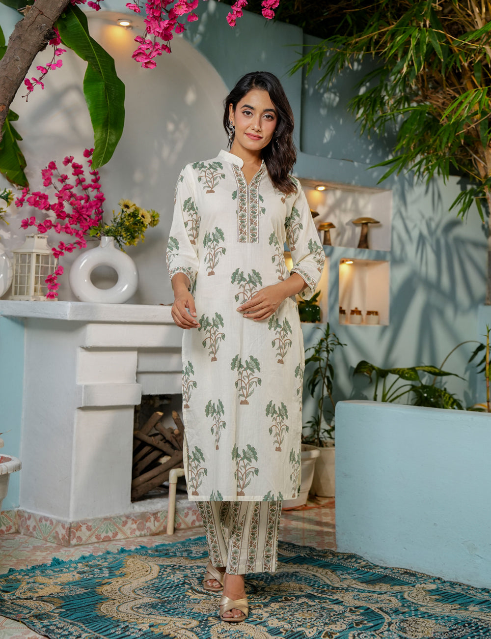 Floral embroidery Sanganeri printed high round neckline with a split V-slit Kurta Set - HL124