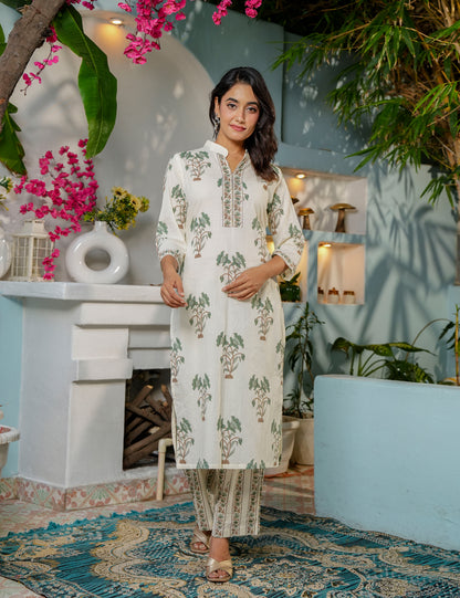 Floral embroidery Sanganeri printed high round neckline with a split V-slit Kurta Set - HL124