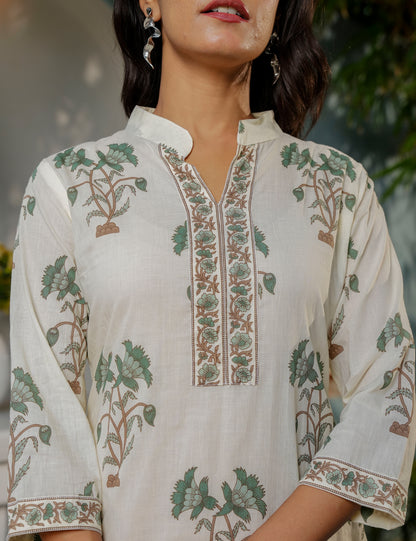 Floral embroidery Sanganeri printed high round neckline with a split V-slit Kurta Set - HL124