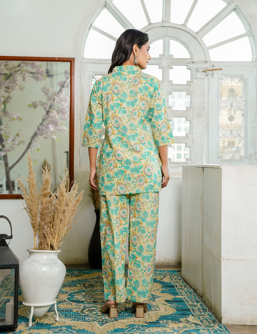 Lively and chic co-ord set featuring a vibrant floral Sanganeri Printed Cotton Co-ord Set - HL125