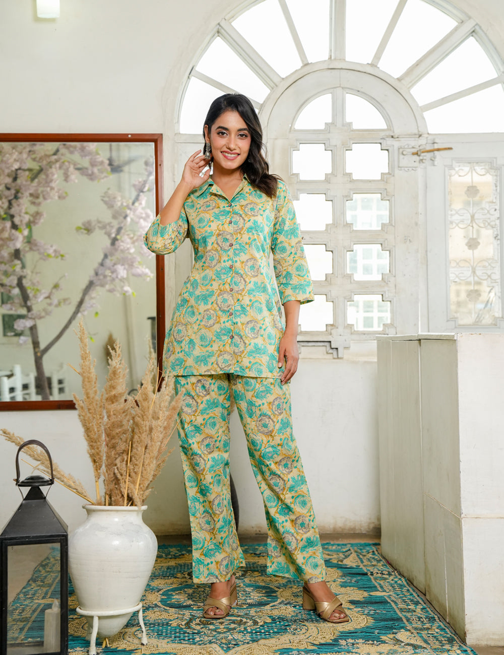 Lively and chic co-ord set featuring a vibrant floral Sanganeri Printed Cotton Co-ord Set - HL125