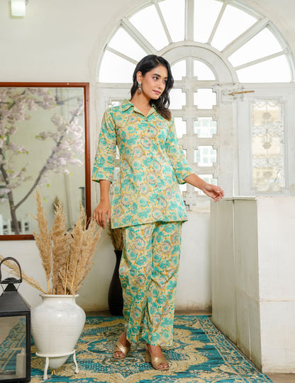 Lively and chic co-ord set featuring a vibrant floral Sanganeri Printed Cotton Co-ord Set - HL125