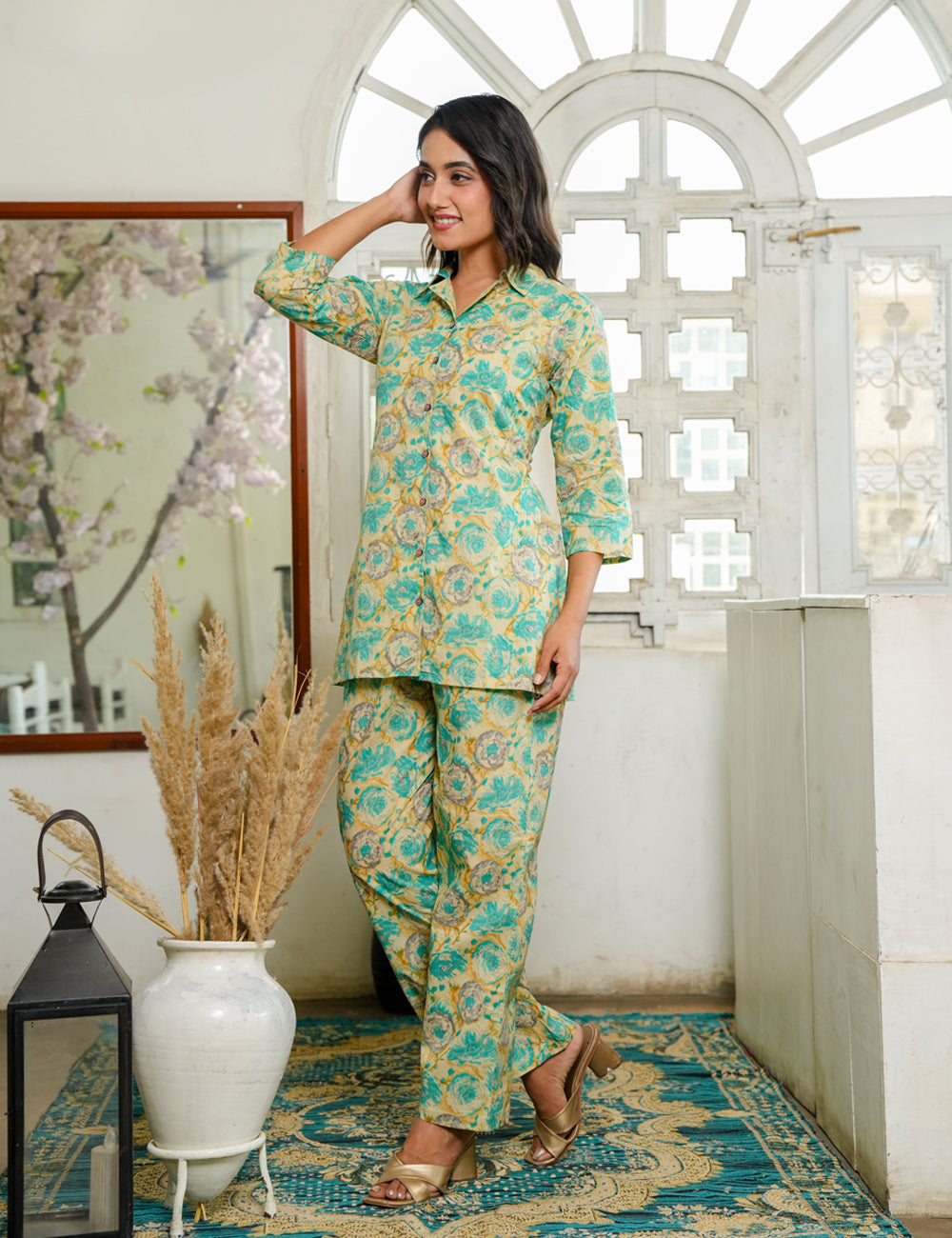 Lively and chic co-ord set featuring a vibrant floral Sanganeri Printed Cotton Co-ord Set - HL125