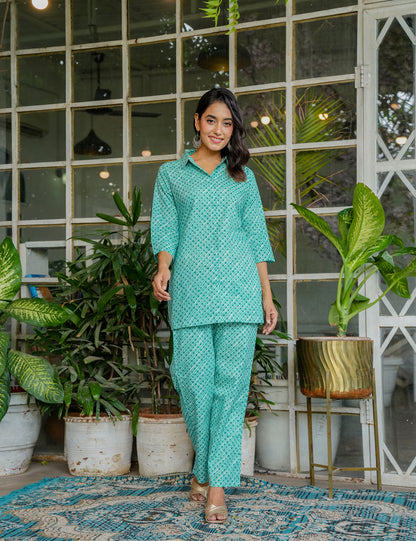 Diamond pattern in darker green and off-white Sanganeri Printed Cotton Co-ord Set - HL132