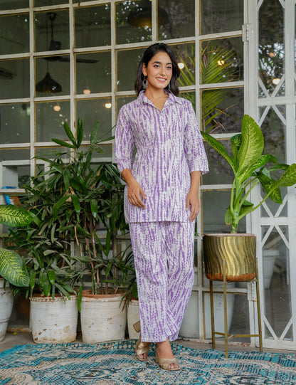 Lavender and white Sanganeri Printed Relaxed Fit V-slit Cotton Co-ord Set - HL133