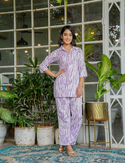 Lavender and white Sanganeri Printed Relaxed Fit V-slit Cotton Co-ord Set - HL133