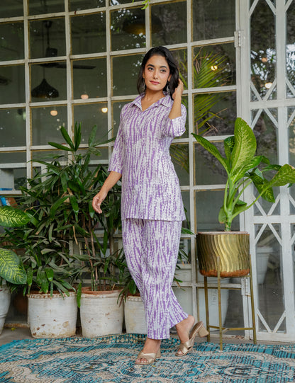 Lavender and white Sanganeri Printed Relaxed Fit V-slit Cotton Co-ord Set - HL133