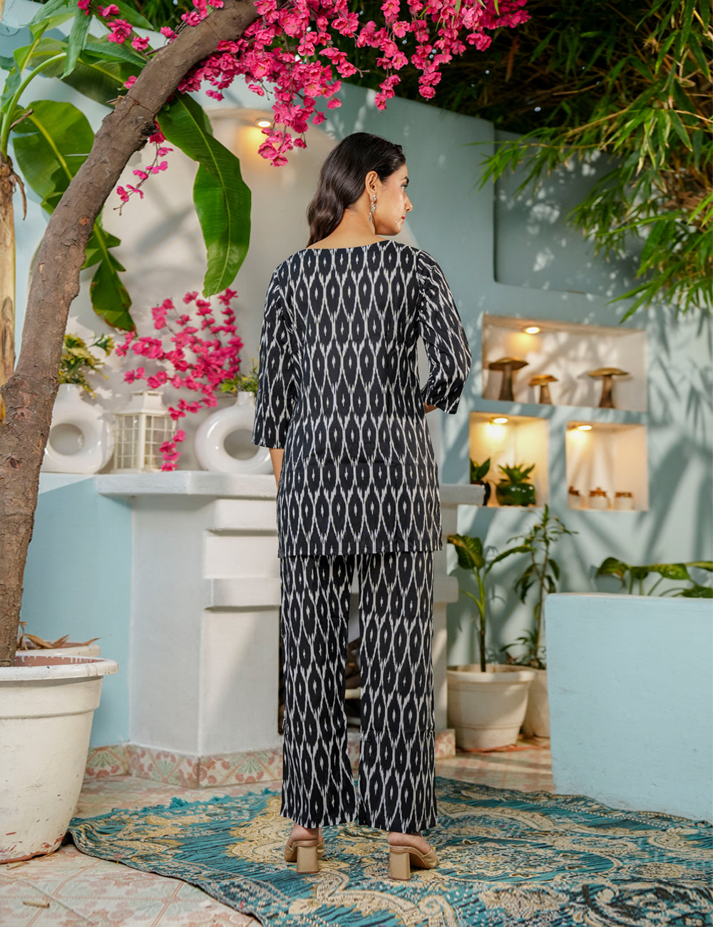 Black and white Ikat motif Sanganeri Printed Relaxed Fit Cotton Co-ord Set - HL142