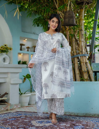Silver Palm hand-block printed cotton kurta set with round neck and Kota Doria dupatta. - HL48
