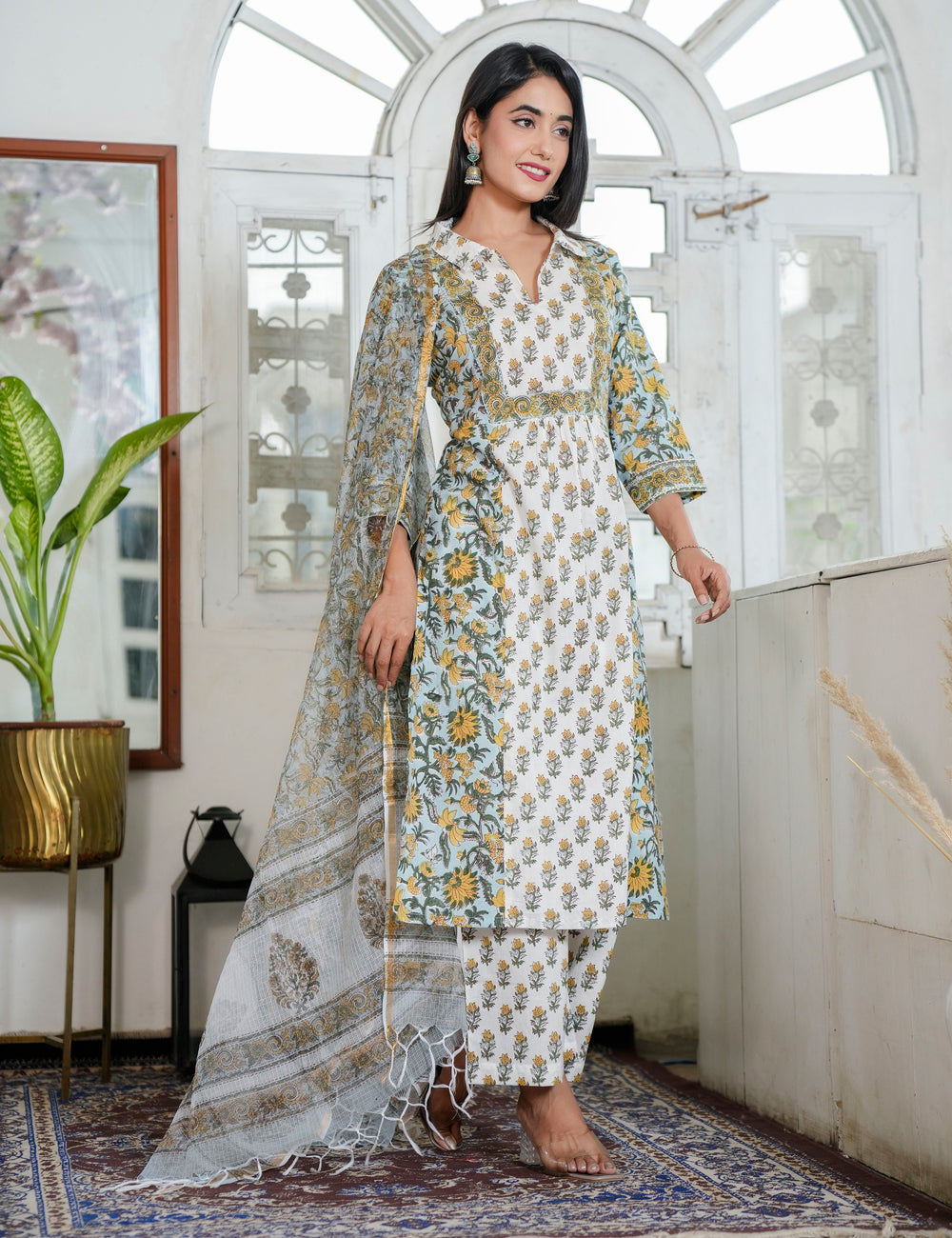 Hand Block Sunflower Motif Traditional Cotton V-slit Neckline Kurta Set with  Slight Stand Collar with Kota Doria Dupatta - HL90